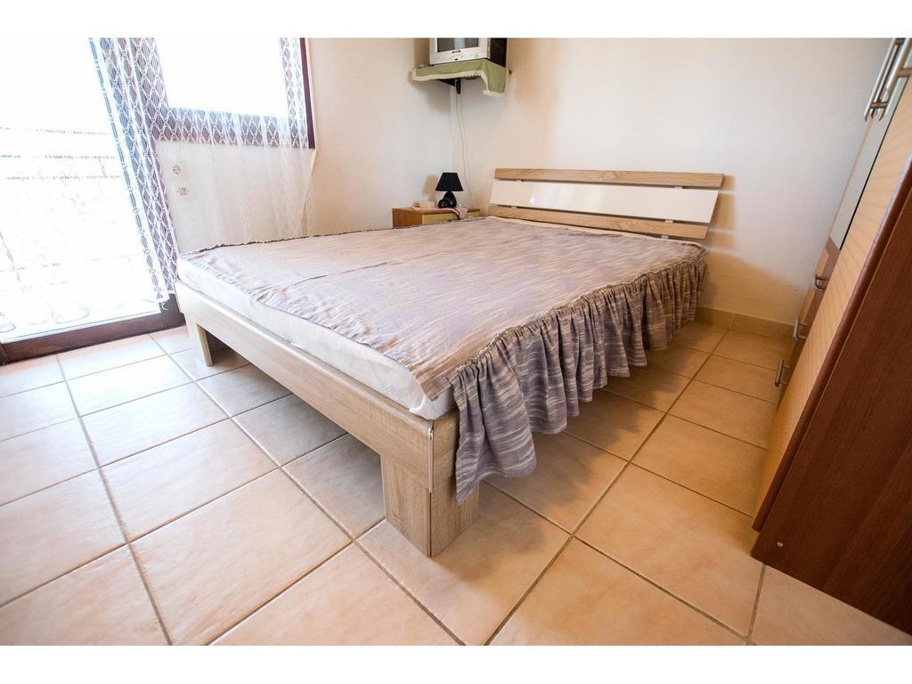 Apartments Velebit Starigrad Paklenica Bagian luar foto